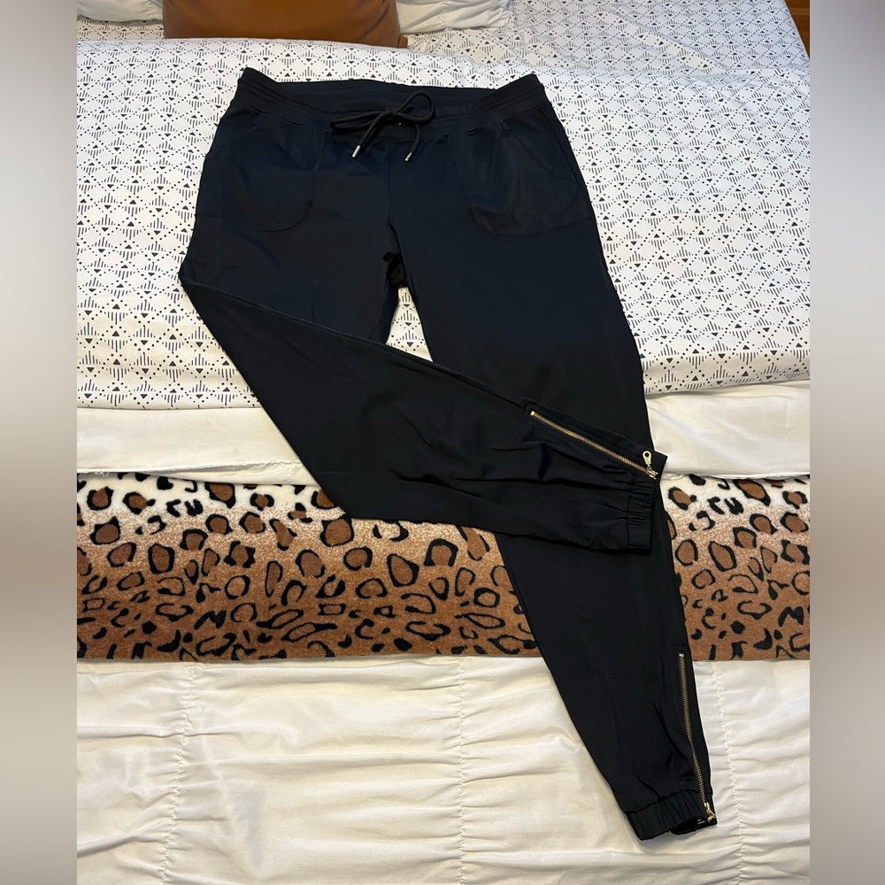 ZYIA Black Peak Zipper Joggers